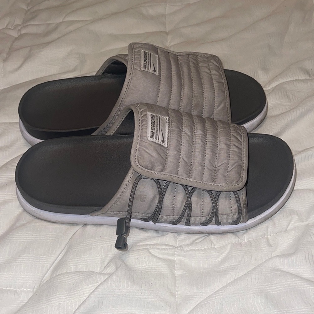 nike asuna sandles.